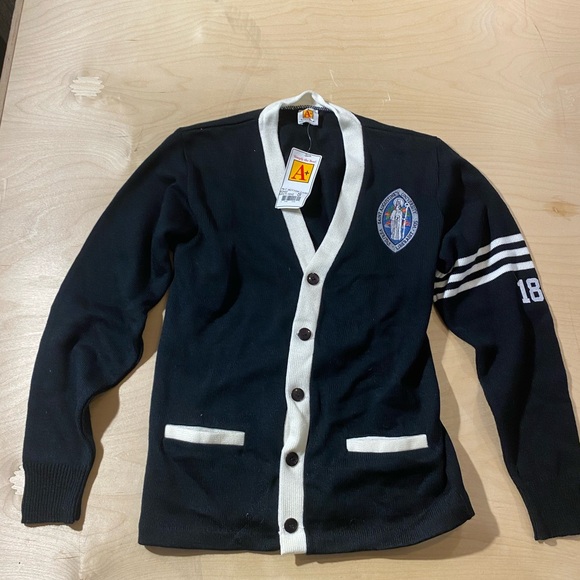 A+ Sweaters - A+ St. Augustine’s University Sweater size Small (LB)